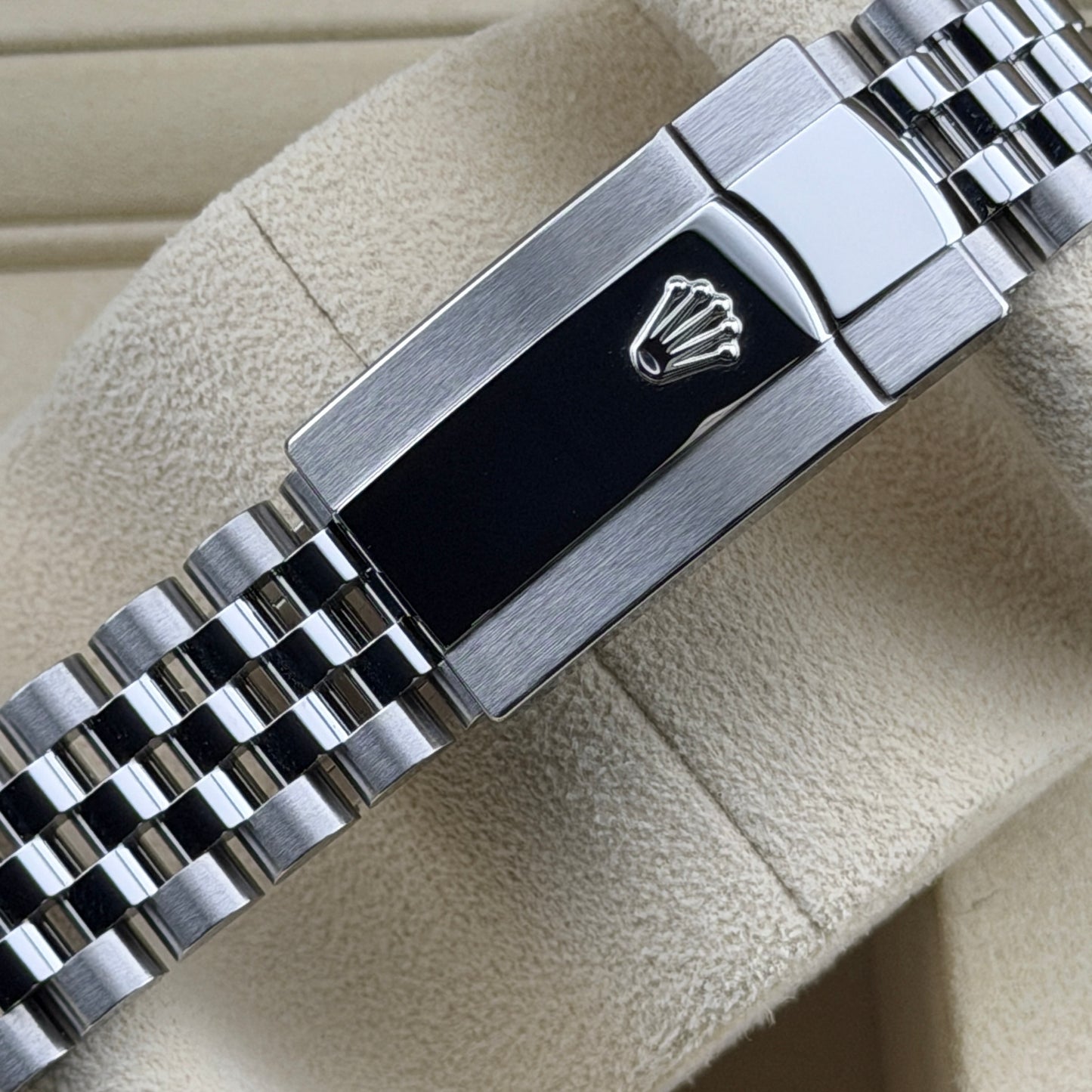 Rolex Datejust 41 / 126300 / Azzurroblau / Jubilee / Full Set / 2025