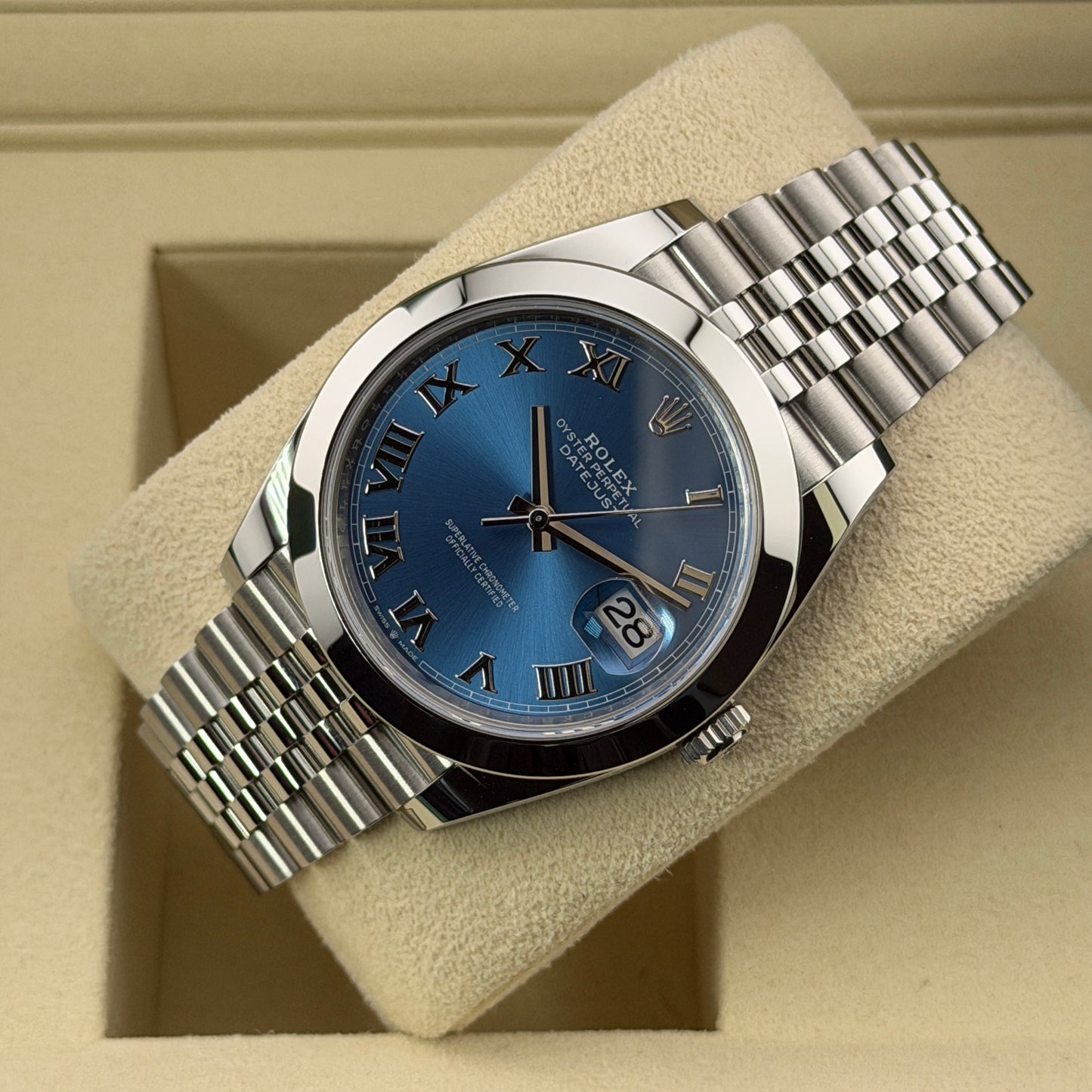 Rolex Datejust 41 / 126300 / Azzurroblau / Jubilee / Full Set / 2025