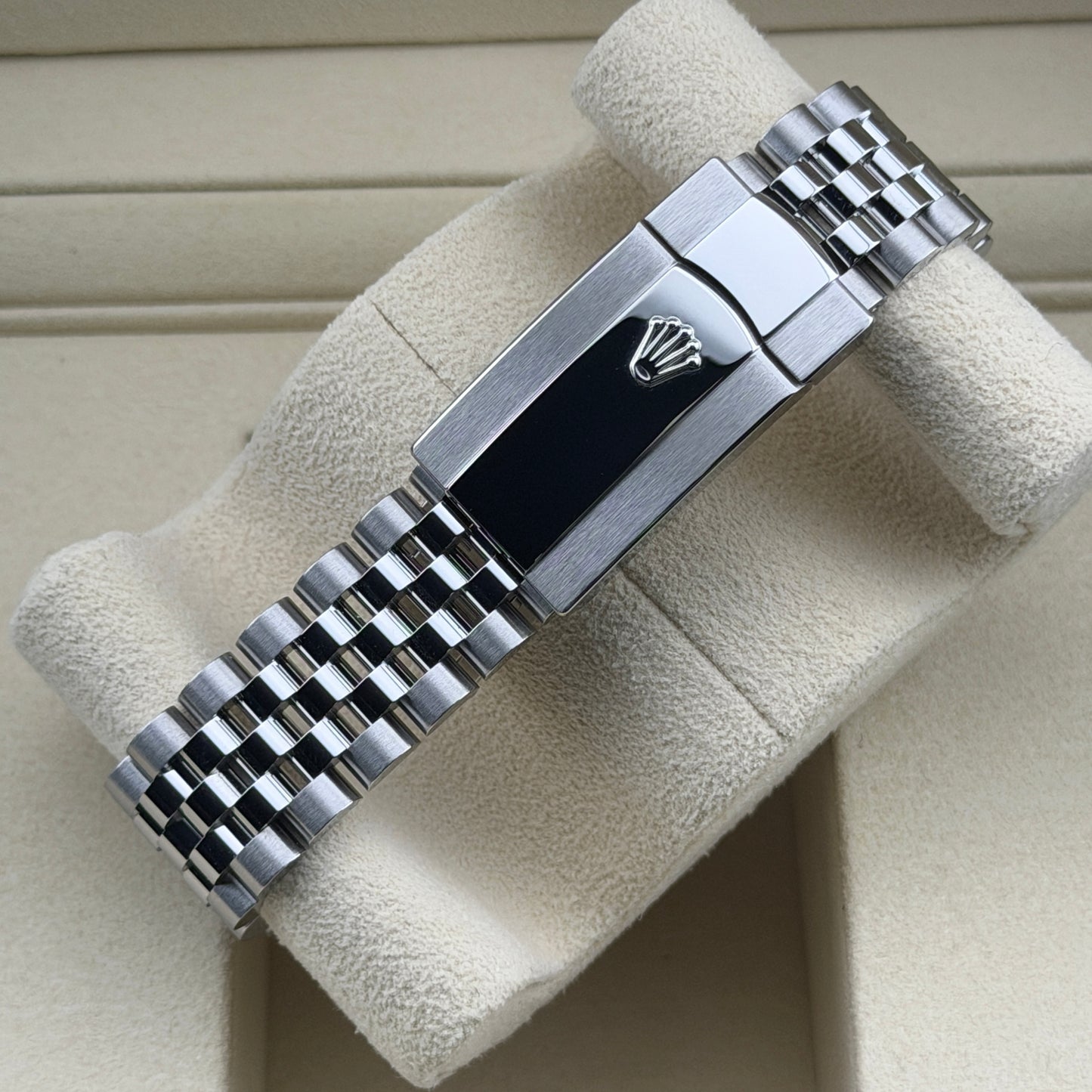 Rolex Datejust 41 / 126300 / Azzurroblau / Jubilee / Full Set / 2025