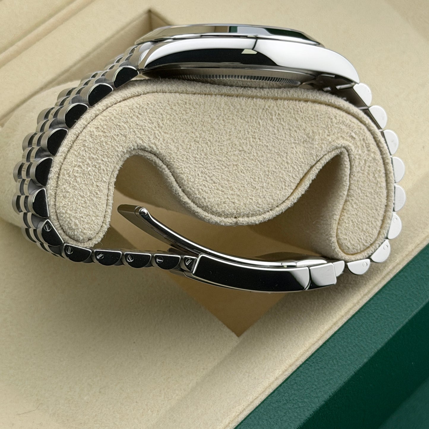 Rolex Datejust 41 / 126300 / Azzurroblau / Jubilee / Full Set / 2025