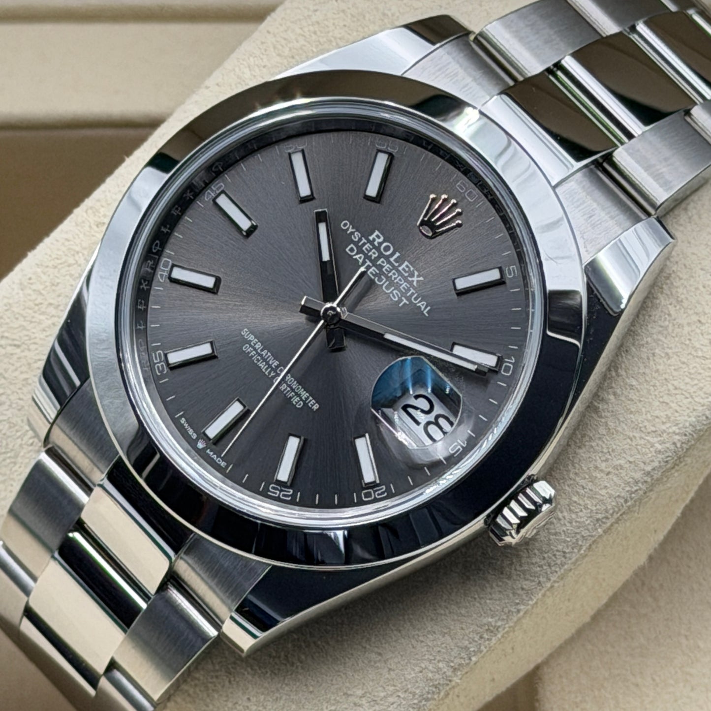 Rolex Datejust 41 / 126300 / rhodium / Oyster / Full Set / 2025