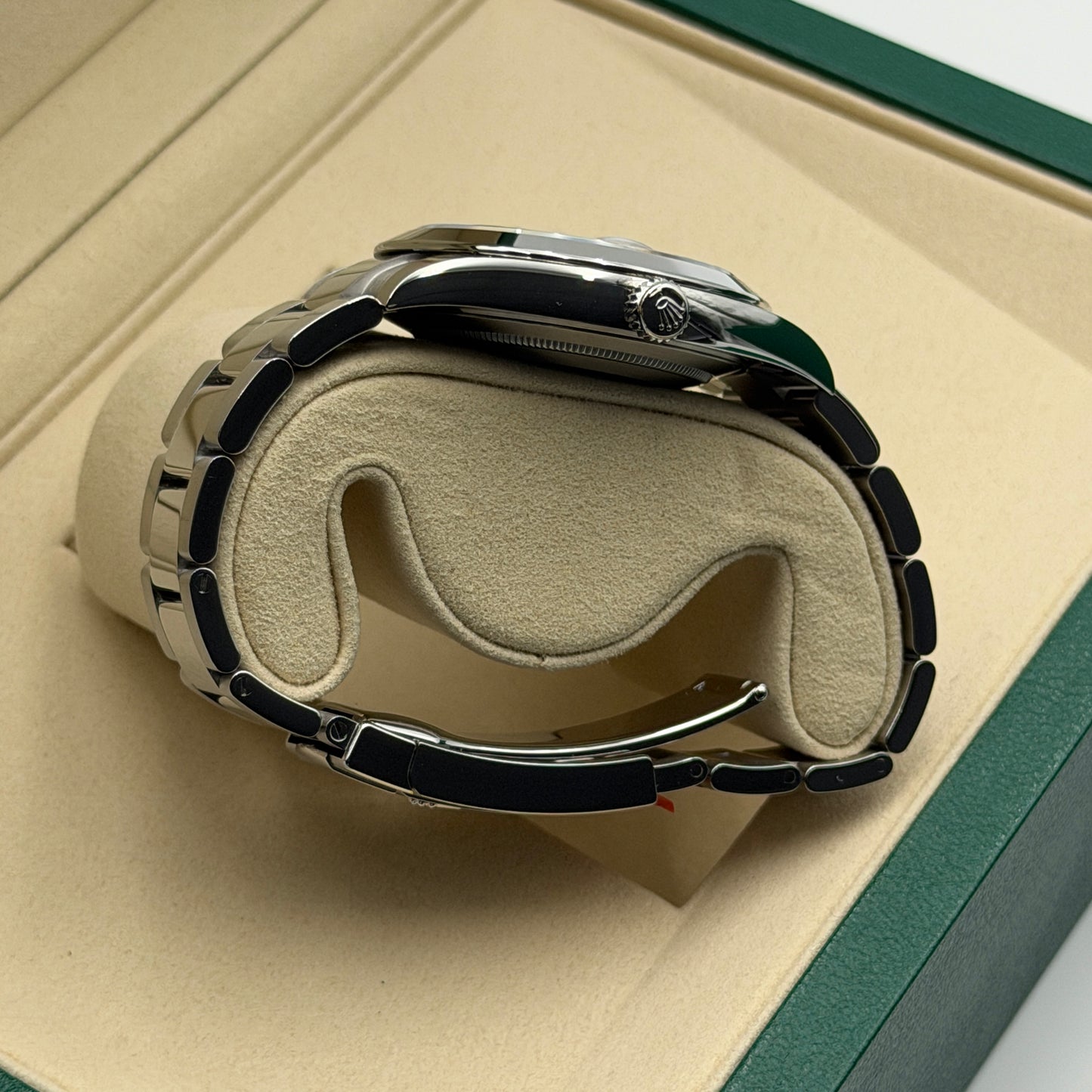 Rolex Datejust 41 / 126300 / rhodium / Oyster / Full Set / 2025