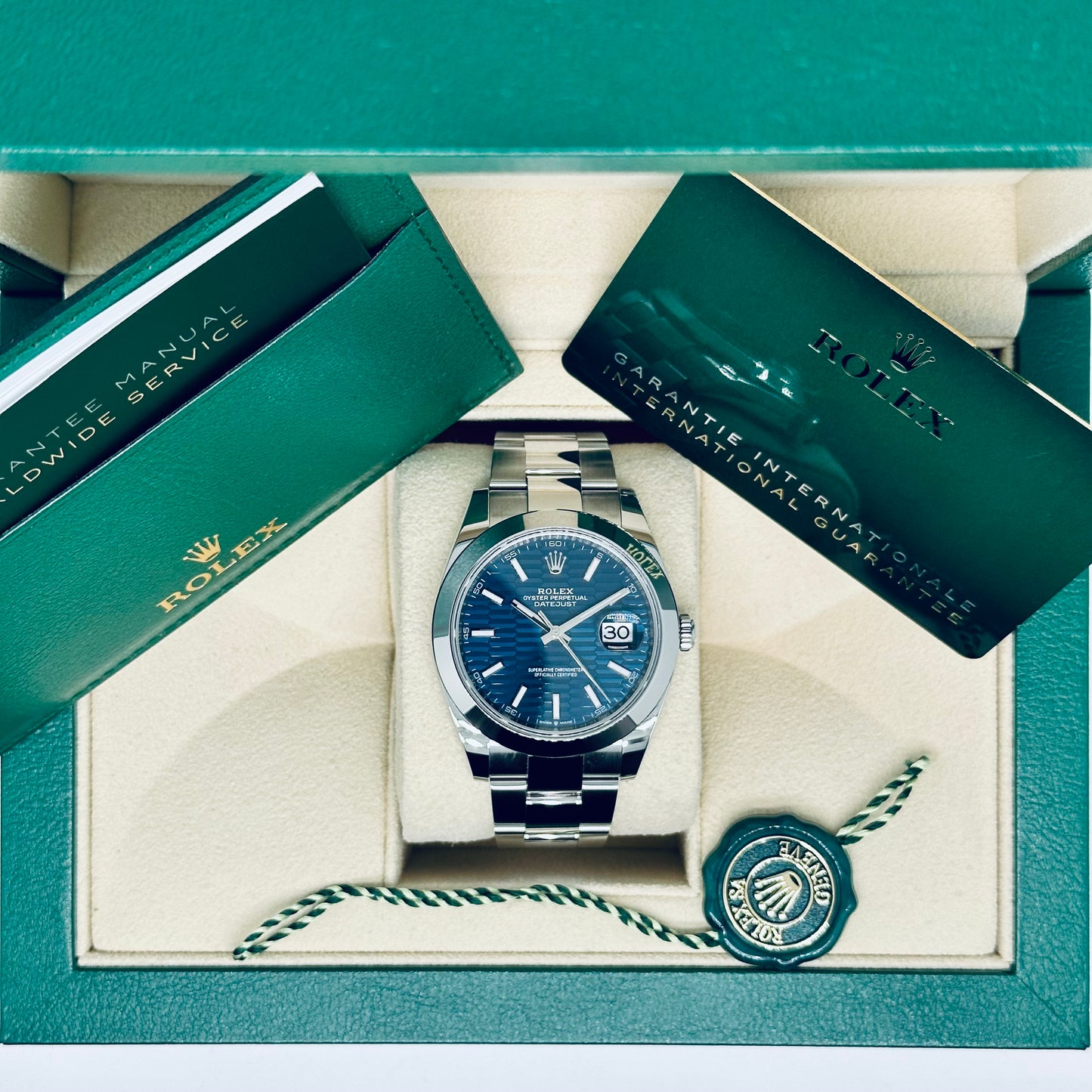 Rolex Datejust 41 / 126300 / blau - Motiv / Oyster / 2023 / Full Set