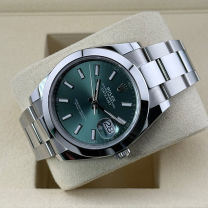 Rolex Datejust 41 / 126300 / grün / Oyster / Full Set / 2025