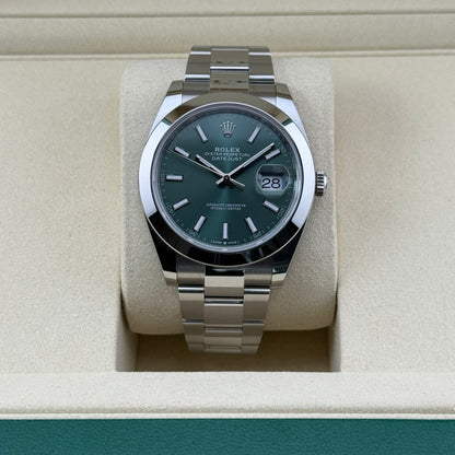 Rolex Datejust 41 / 126300 / grün / Oyster / Full Set / 2025