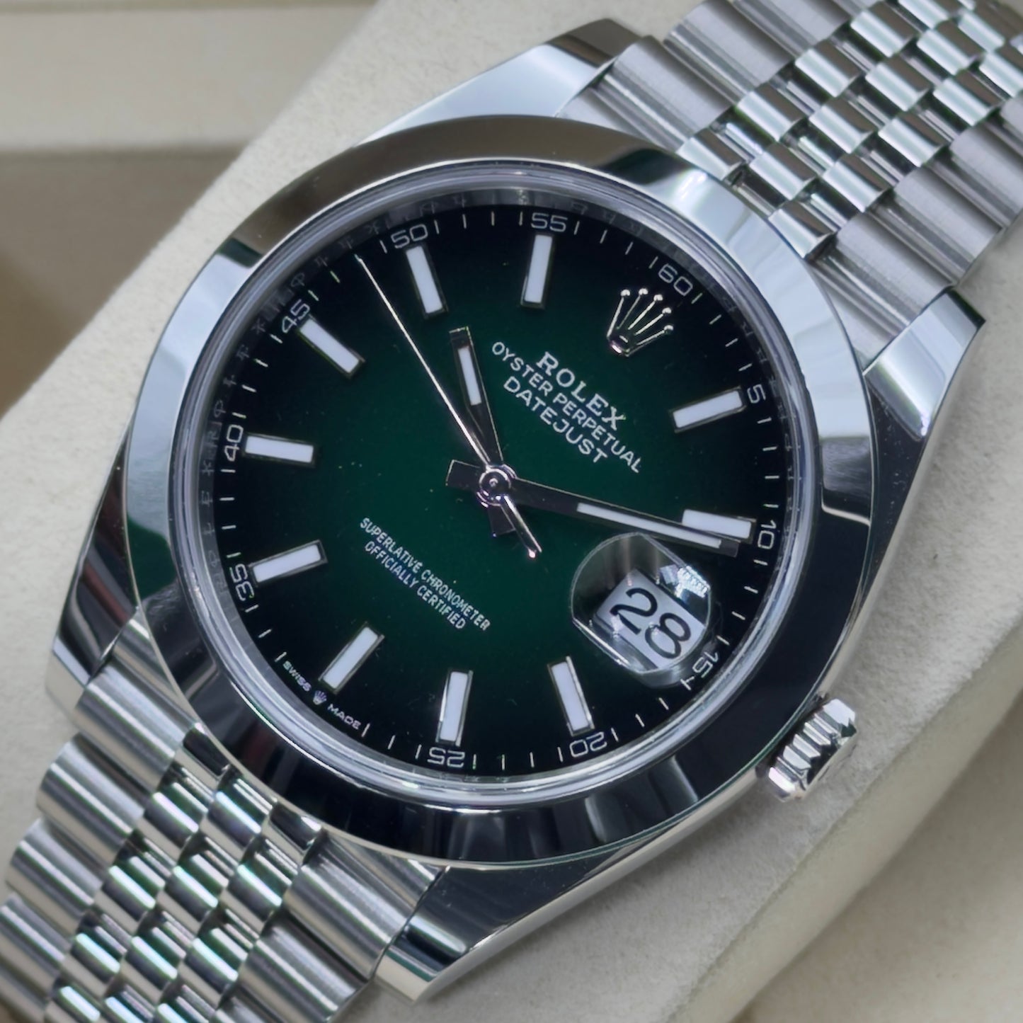 Rolex Datejust 41 / 126300 / Grün-Ombré / Jubilee / Full Set / 2026