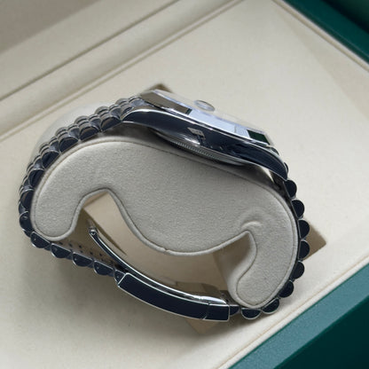 Rolex Datejust 41 / 126300 / Grün-Ombré / Jubilee / Full Set / 2026
