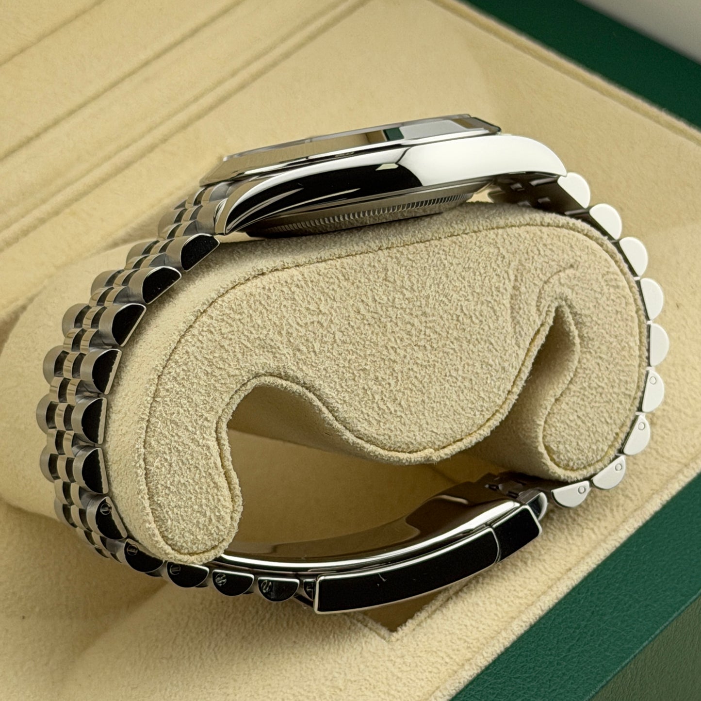 Rolex Datejust 41 / 126300 / schwarz / Jubilee / Full Set / 2022