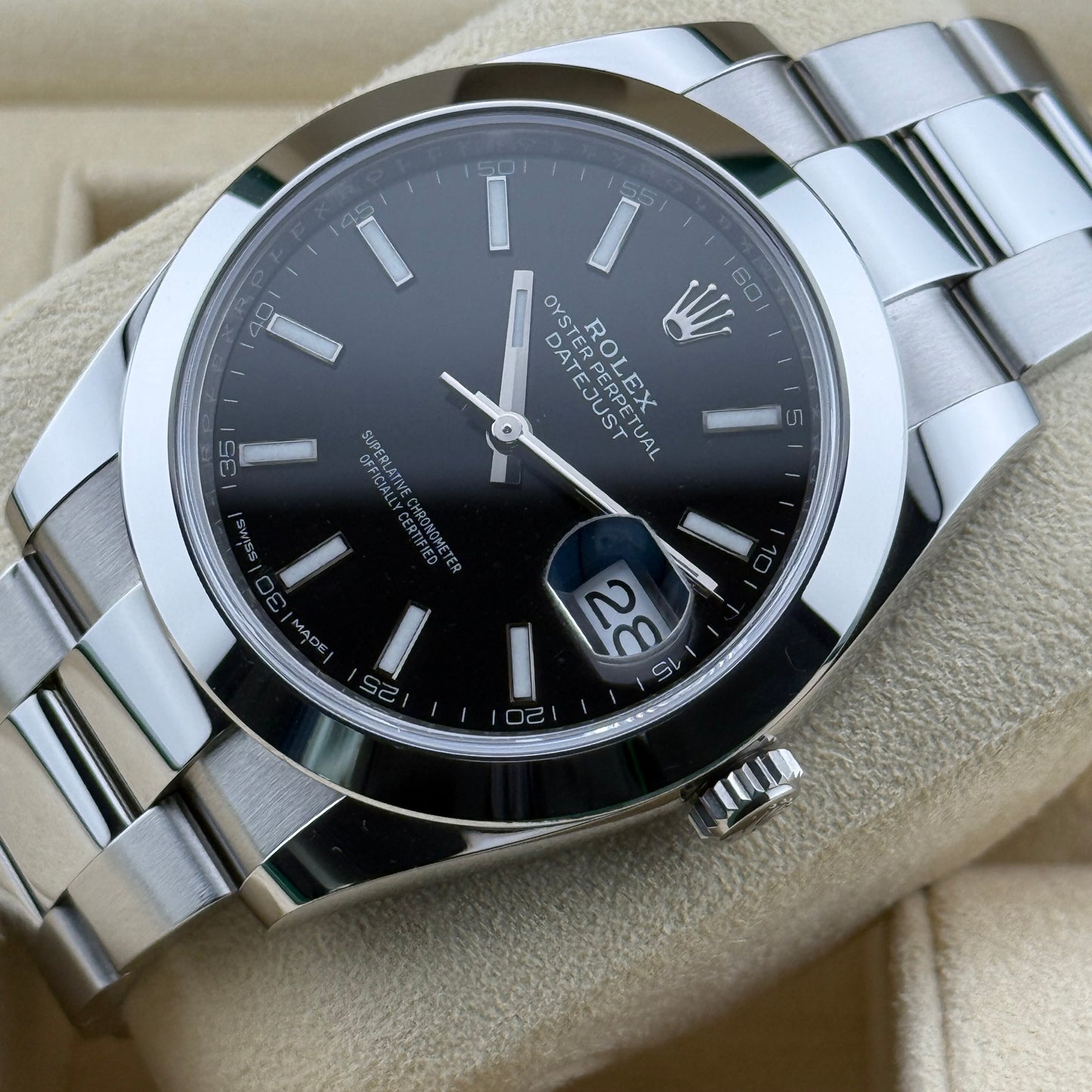 Rolex Datejust 41 / 126300 / schwarz / Oyster / Full Set / 2018