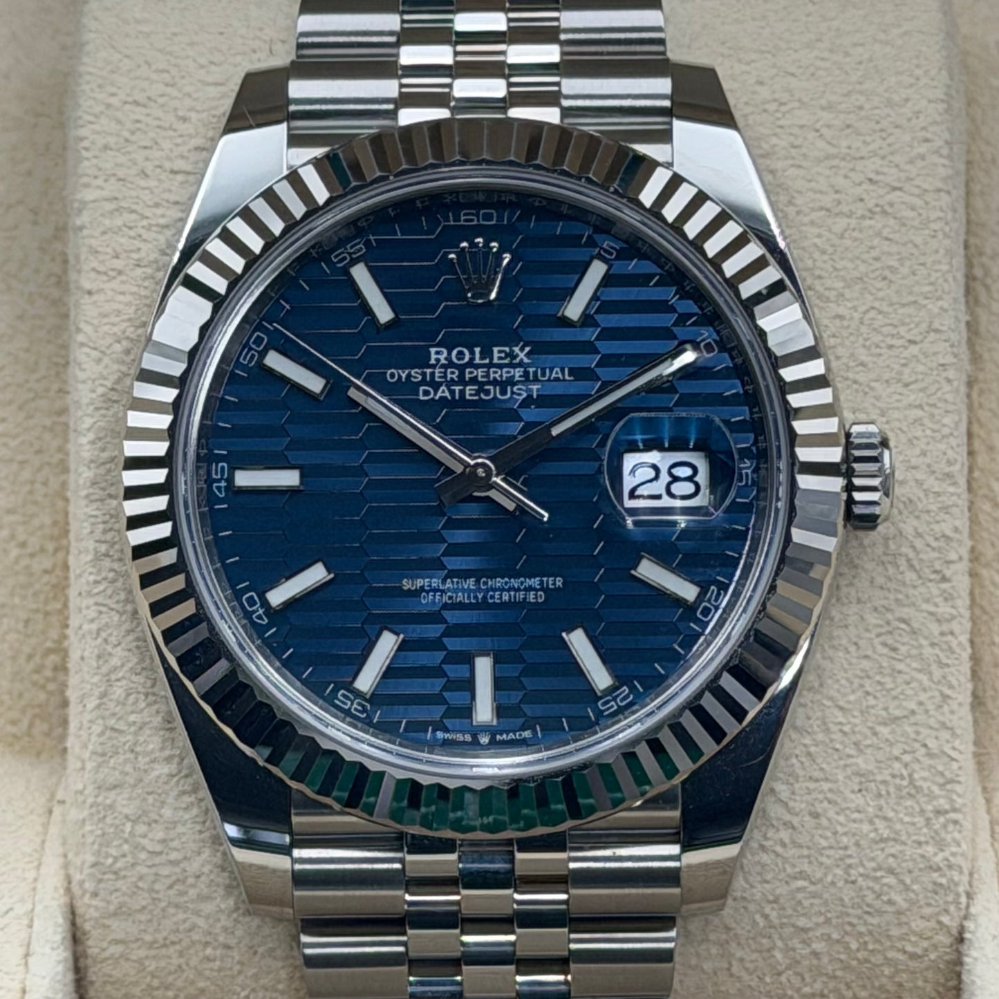 Rolex Datejust 41 / 126334 / Blau - Motif / Jubilee / Full Set / 2023