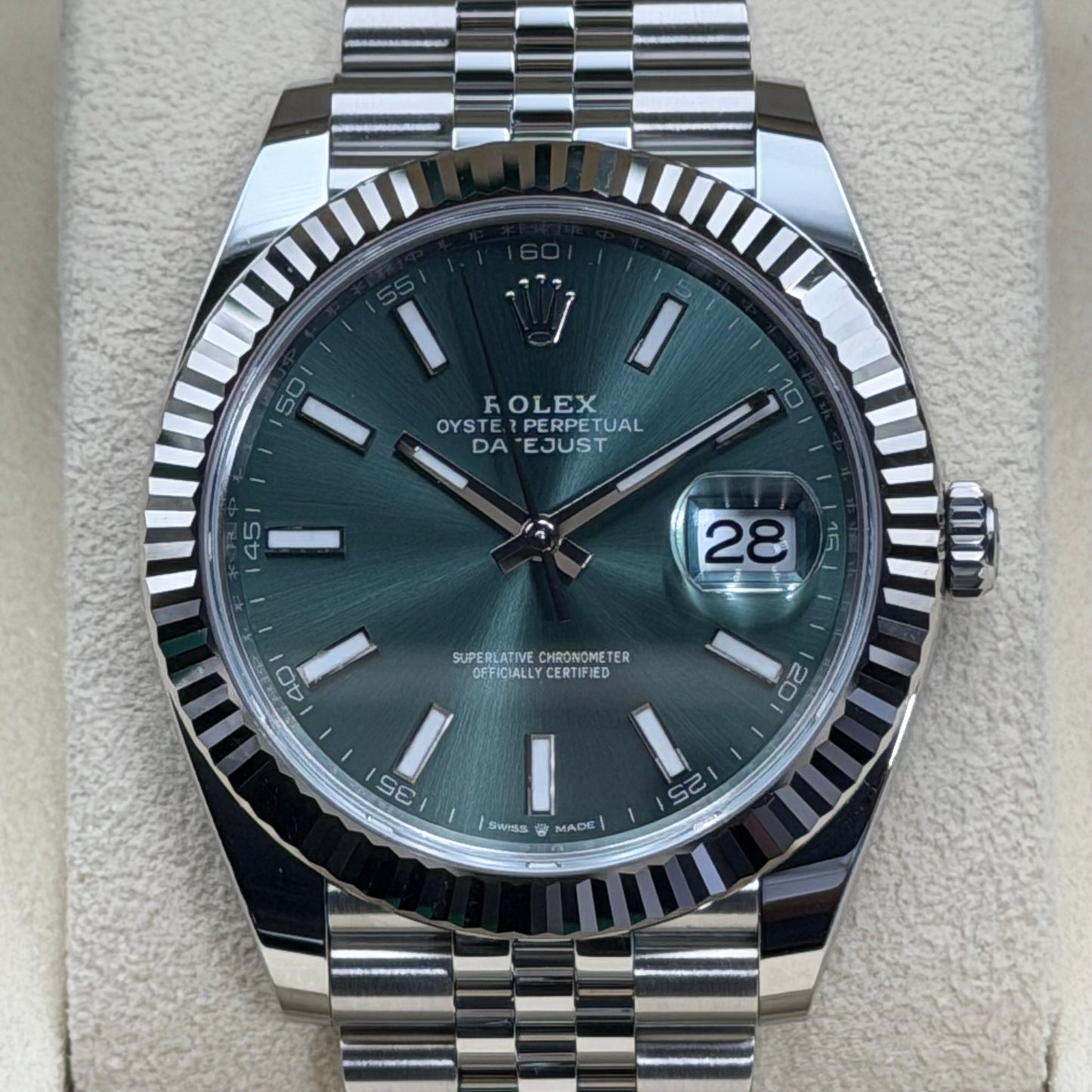 Rolex Datejust 41 / 126334 / Grün / Jubilee / Full Set / 2026