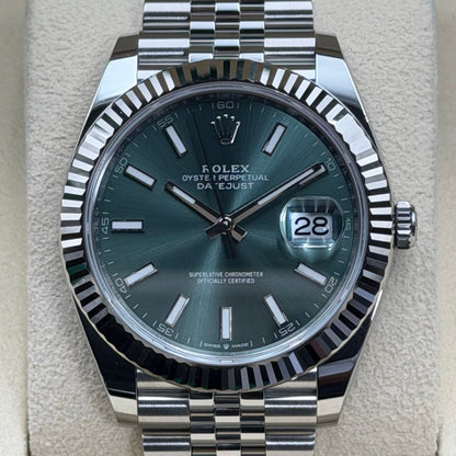 Rolex Datejust 41 / 126334 / Grün / Jubilee / Full Set / 2026