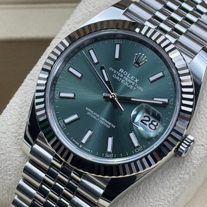 Rolex Datejust 41 / 126334 / Grün / Jubilee / Full Set / 2026
