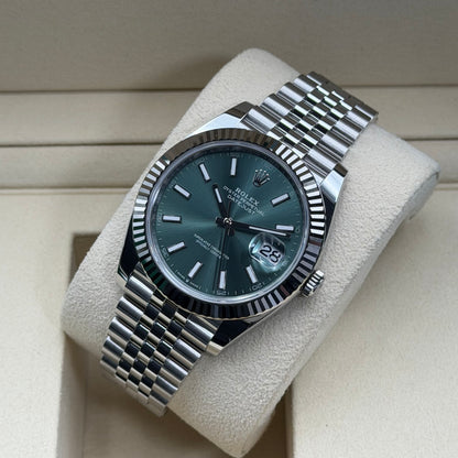 Rolex Datejust 41 / 126334 / Grün / Jubilee / Full Set / 2026