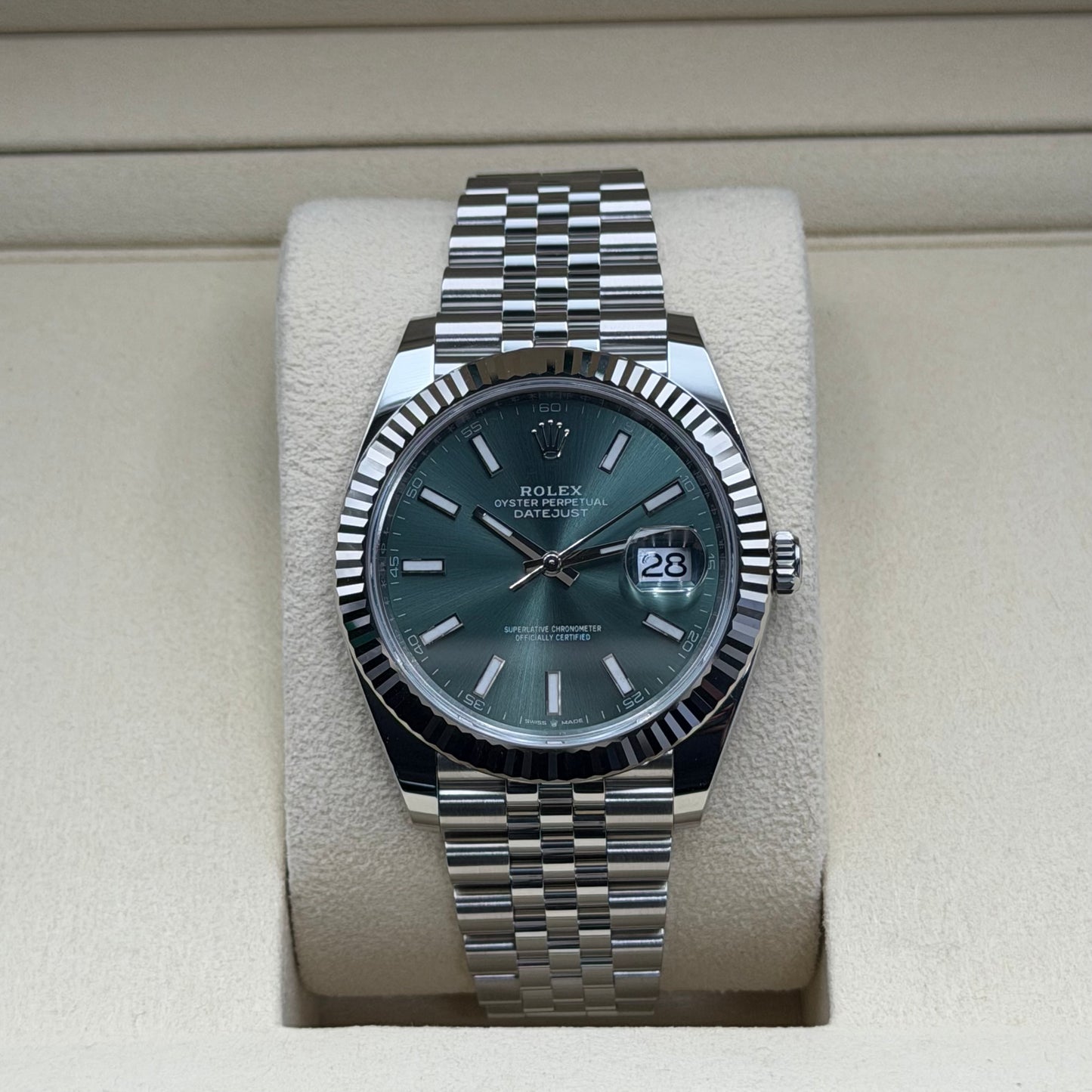 Rolex Datejust 41 / 126334 / Grün / Jubilee / Full Set / 2026