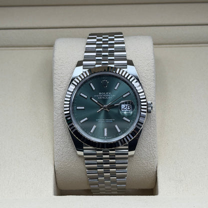 Rolex Datejust 41 / 126334 / Grün / Jubilee / Full Set / 2026