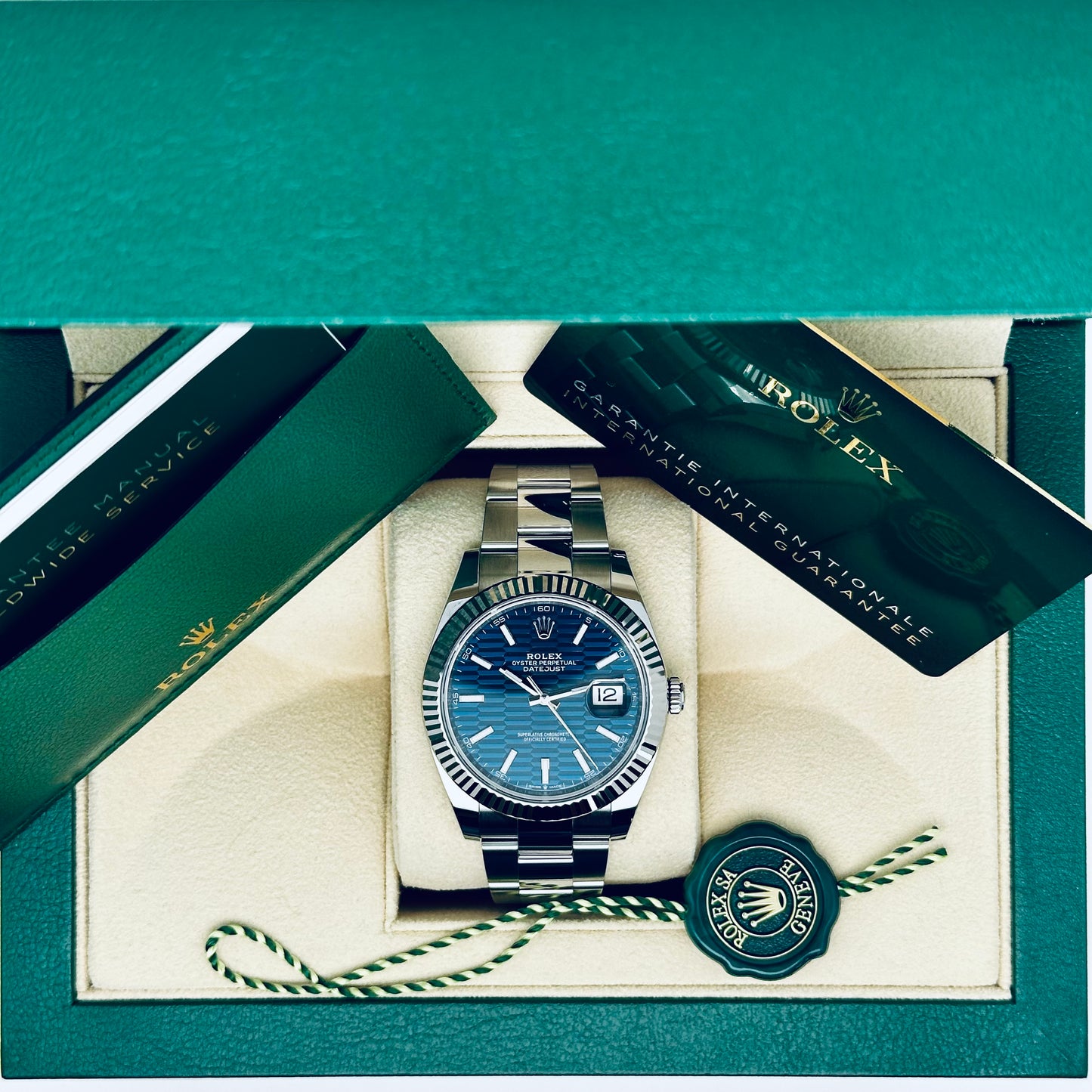 Rolex Datejust 41 / 126334 / blau - Riffelmuster / Oyster / Full Set