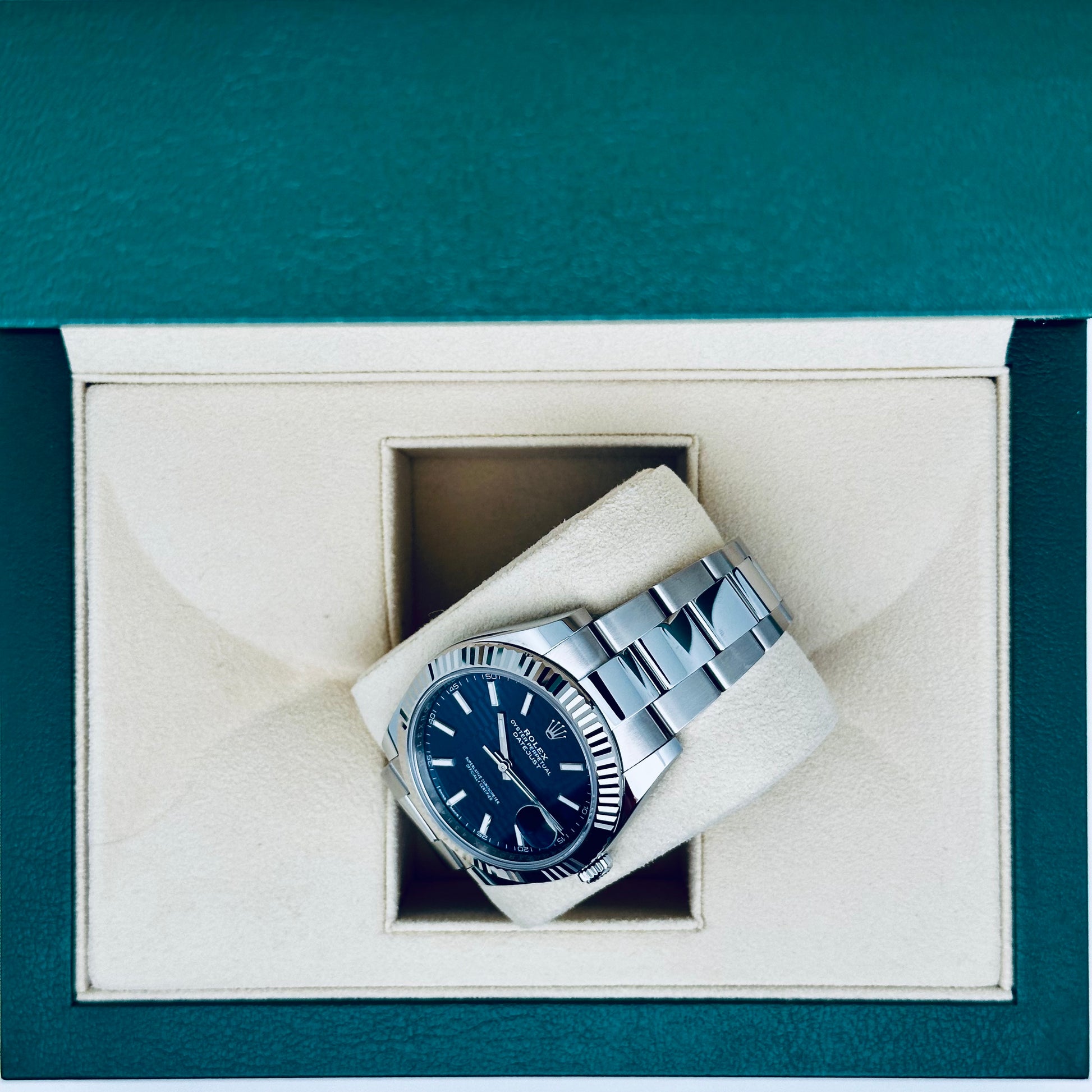 Rolex Datejust 41 / 126334 / blau - Riffelmuster / Oyster / Full Set