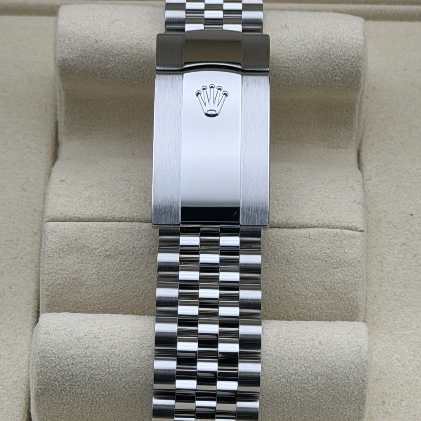 Rolex Datejust 41 / 126334 / Rhodium / Jubilee / Full Set / 2025