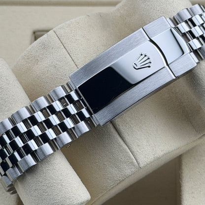 Rolex Datejust 41 / 126334 / Rhodium / Jubilee / Full Set / 2025