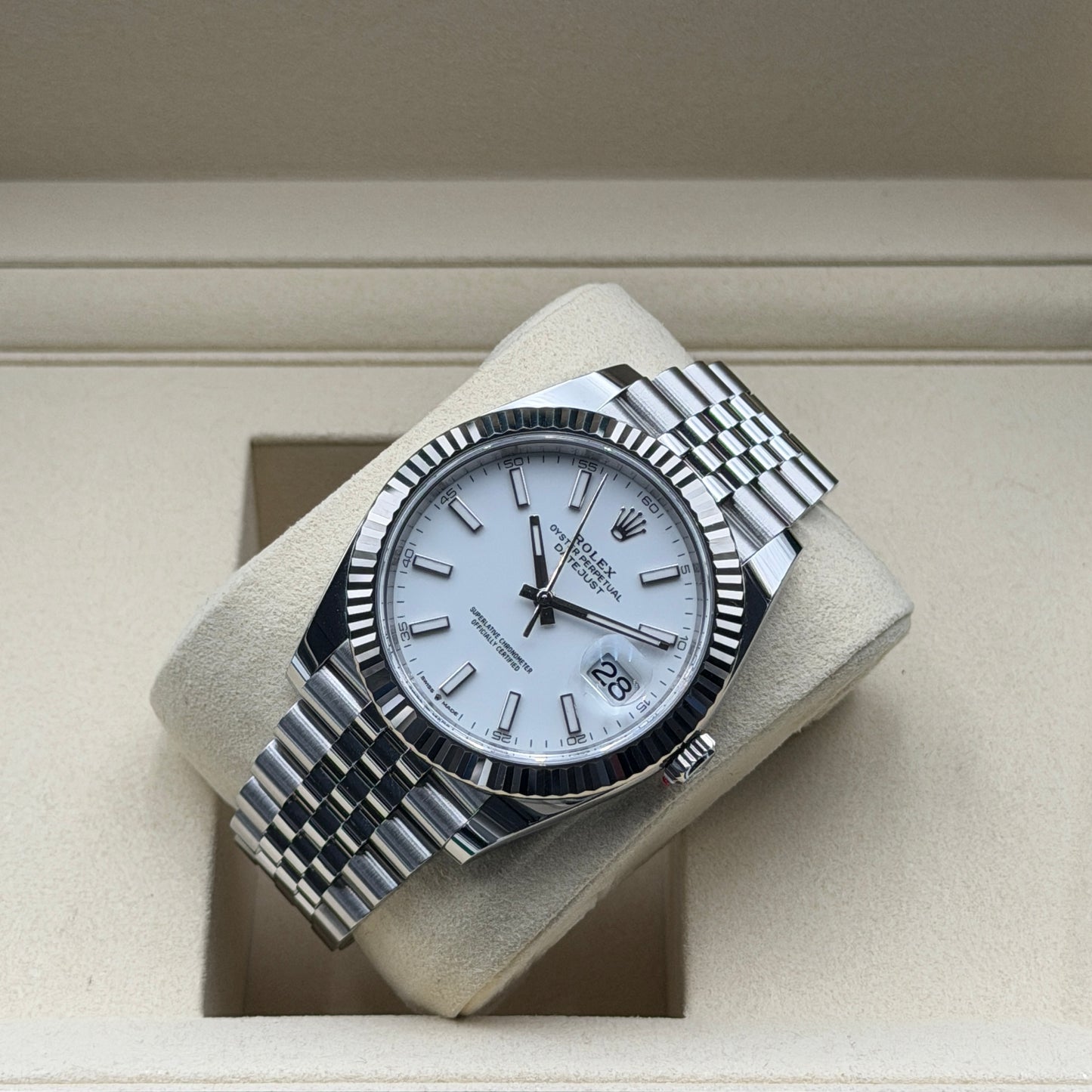 Rolex Datejust 41 / 126334 / weiß / Jubilee / Full Set / 2025