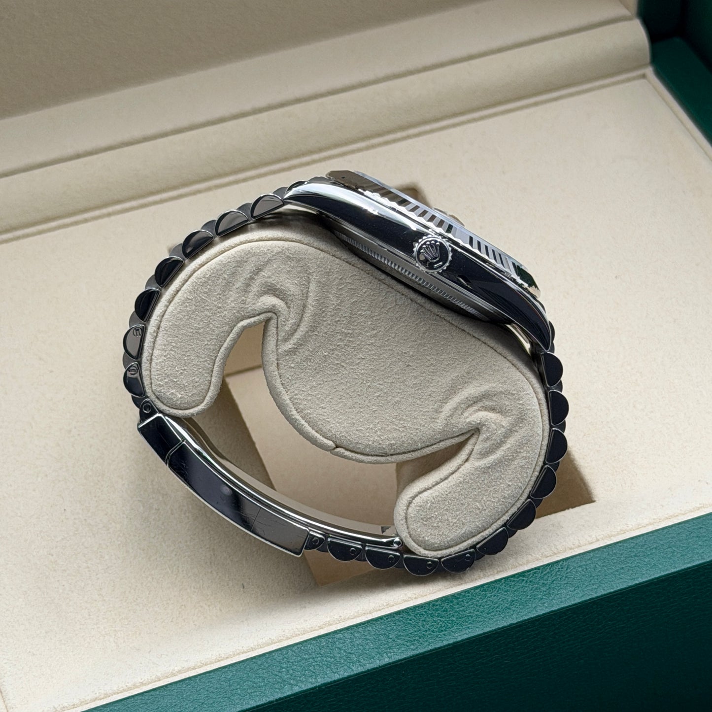 Rolex Datejust 41 / 126334 / weiß / Jubilee / Full Set / 2025