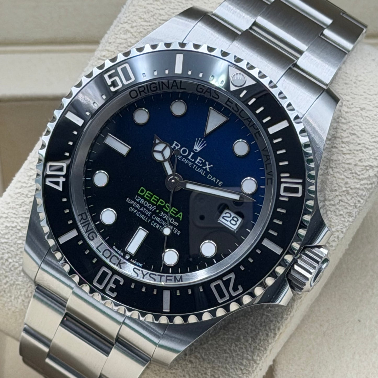 Rolex Deepsea D-Blue / 136660 / Schwarz - Blau / Oyster / Full Set / 2025