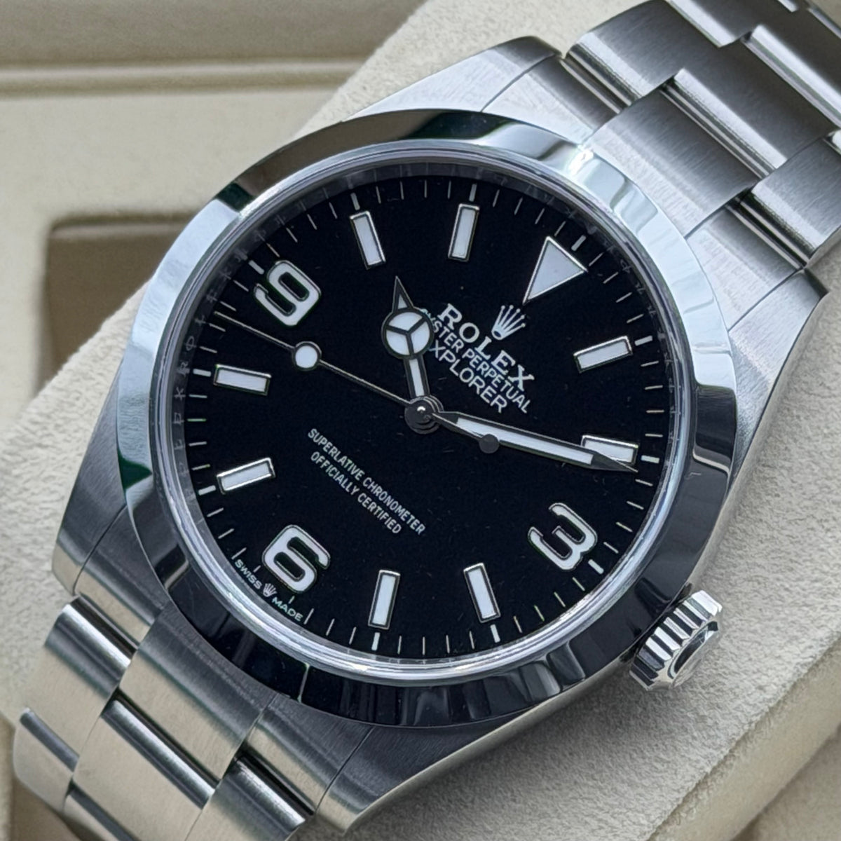 Rolex Explorer 40 / 224270 / Schwarz / Oyster / Full Set / 2026