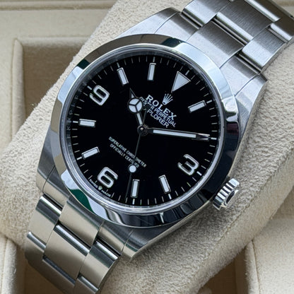 Rolex Explorer 40 / 224270 / schwarz / Oyster / B&P / 2024