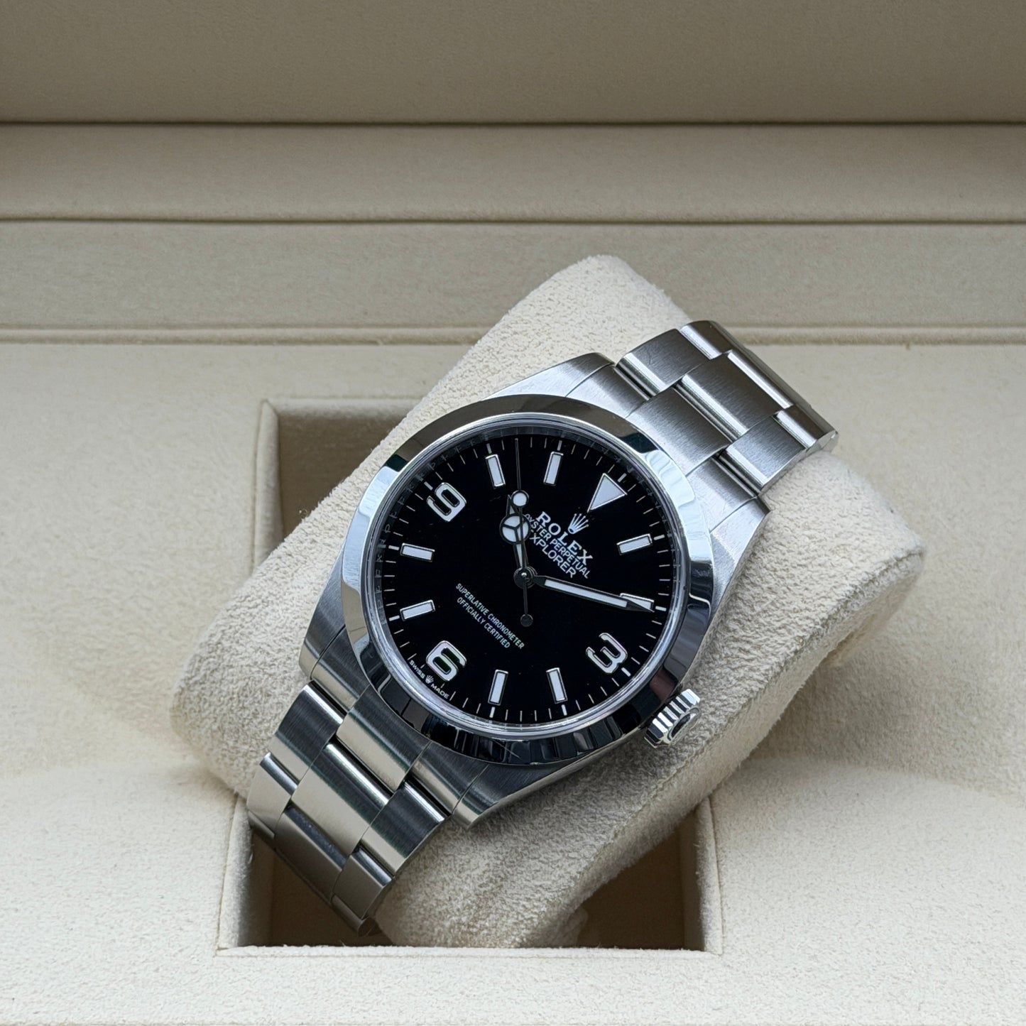 Rolex Explorer 40 / 224270 / schwarz / Oyster / B&P / 2024