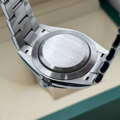 Rolex Explorer 40 / 224270 / schwarz / Oyster / B&P / 2024