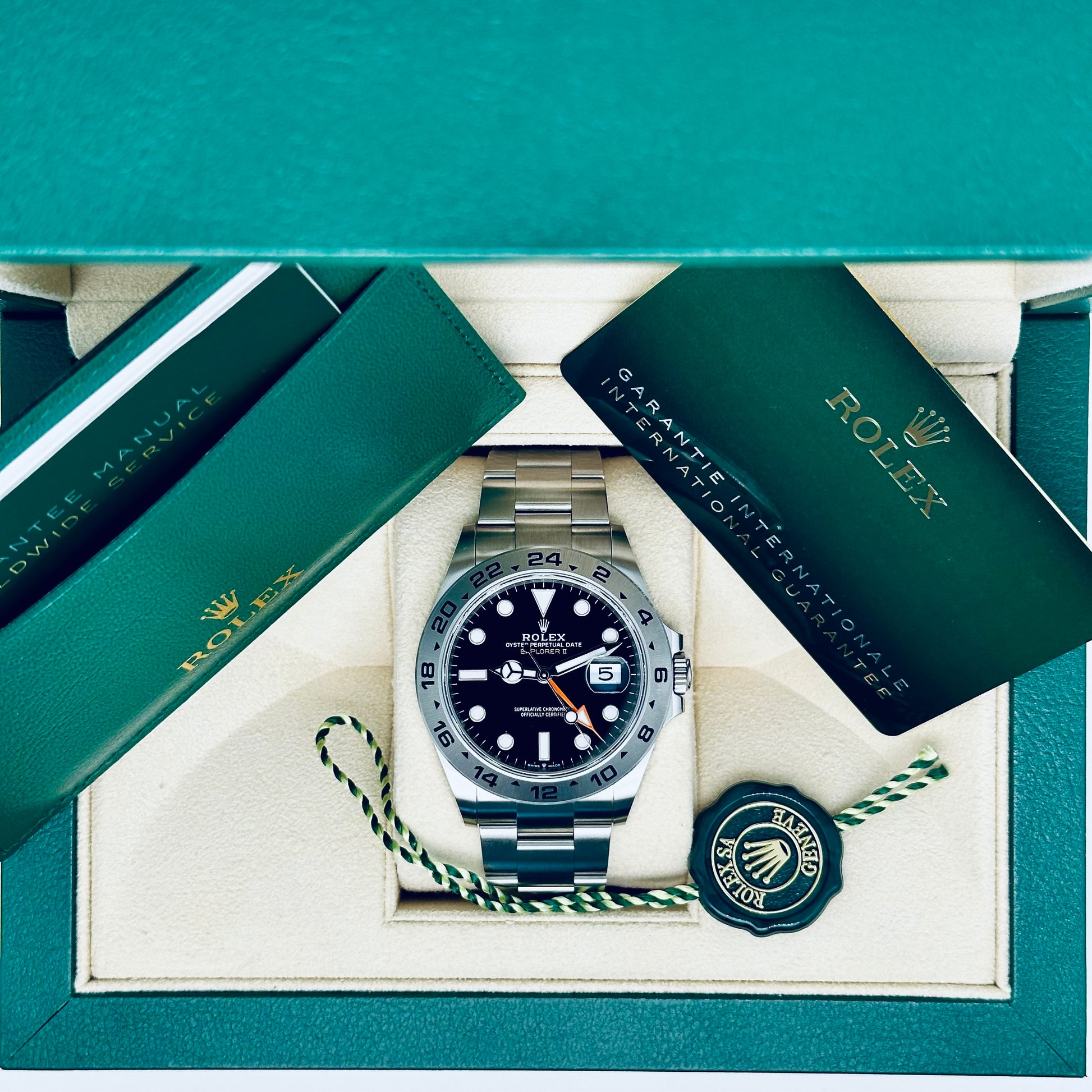 Rolex Explorer II / 226570 / schwarz / Oyster / Full Set