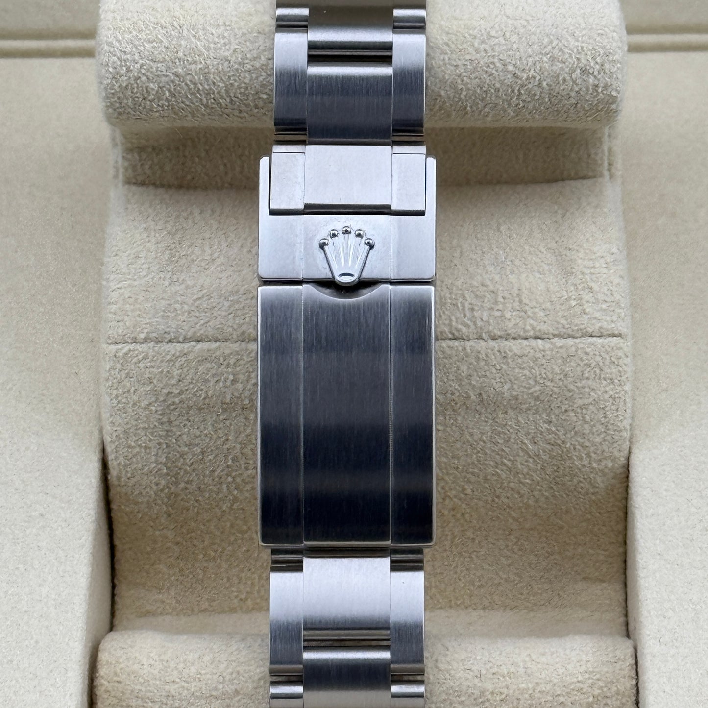 Rolex Explorer / 124270 / schwarz / Oyster / Full Set / 2025