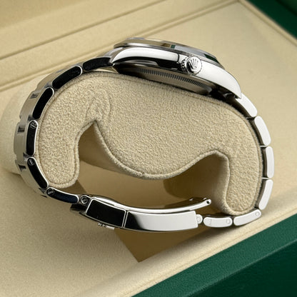 Rolex Explorer / 124270 / schwarz / Oyster / Full Set / 2025