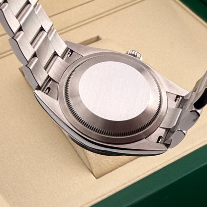 Rolex Explorer / 124270 / schwarz / Oyster / Full Set / 2025