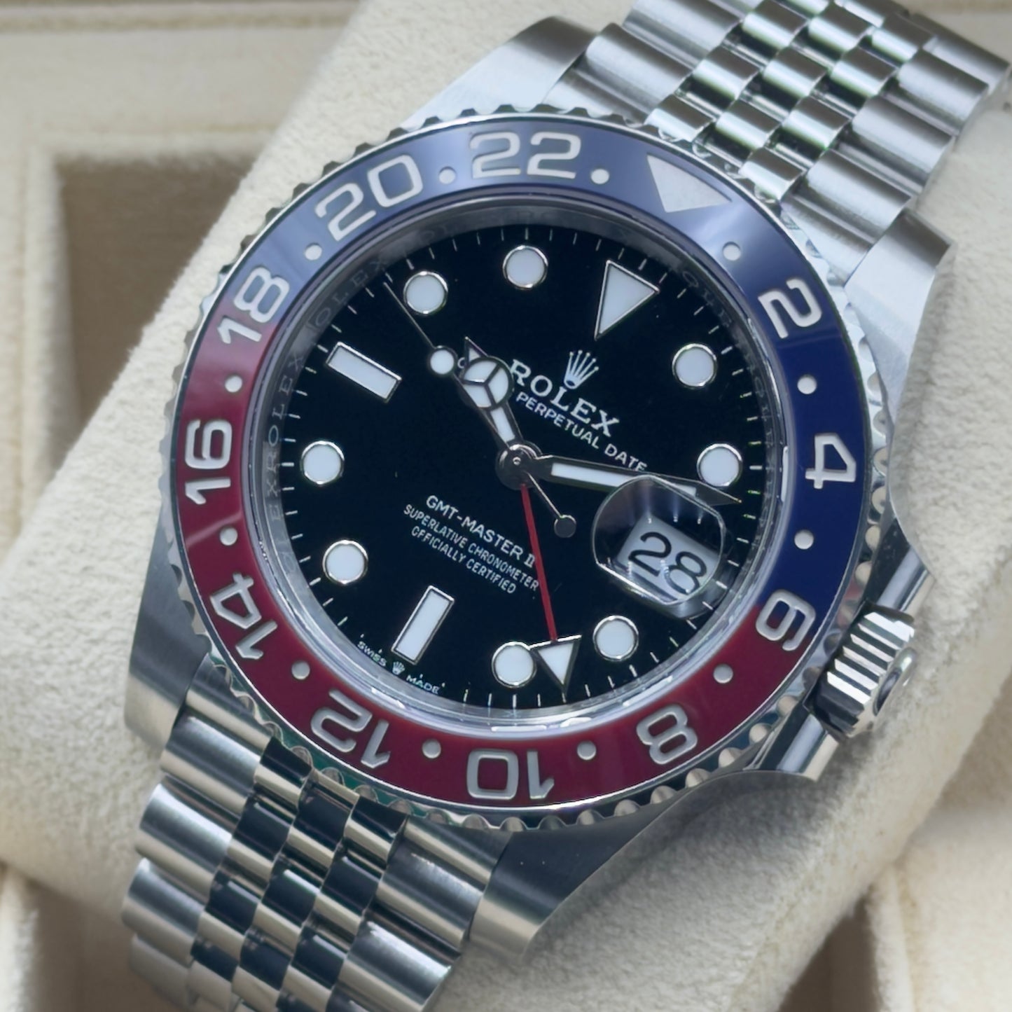Rolex GMT-Master II / 126710BLRO / Schwarz / Jubilee + Oyster / Full Set / 2024