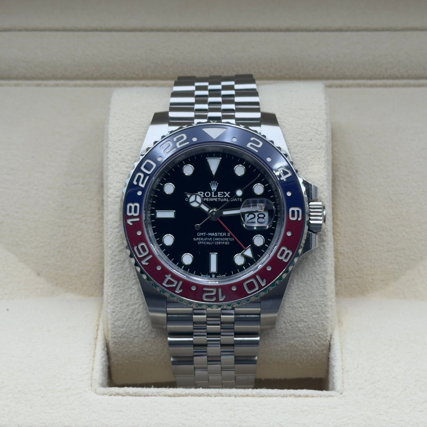 Rolex GMT-Master II / 126710BLRO / Schwarz / Jubilee + Oyster / Full Set / 2024