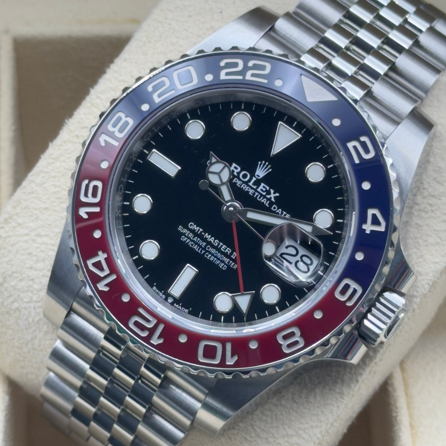 Rolex GMT-Master II / 126710BLRO / Schwarz / Jubilee / Full Set / 2022