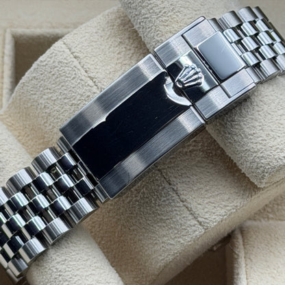 Rolex GMT-Master II / 126710BLNR / schwarz / Jubilee / Full Set / 2024