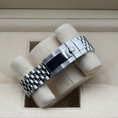 Rolex GMT-Master II / 126710BLNR / schwarz / Jubilee / Full Set / 2024