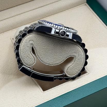 Rolex GMT-Master II / 126710BLNR / schwarz / Jubilee / Full Set / 2024