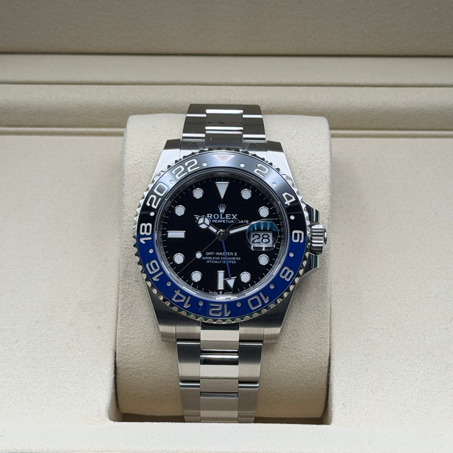 Rolex GMT-Master II / 126710BLNR / schwarz / Oyster / Full Set / 2025