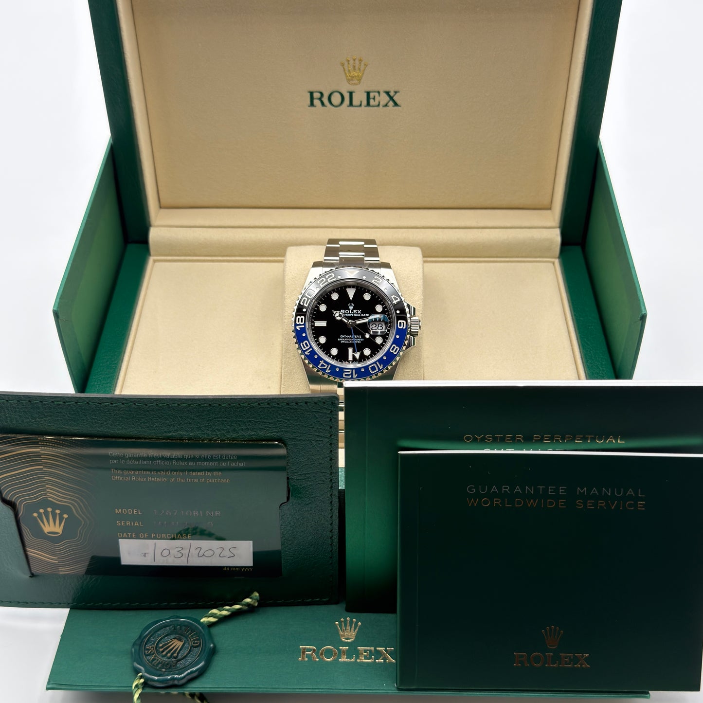Rolex GMT-Master II / 126710BLNR / schwarz / Oyster / Full Set / 2025