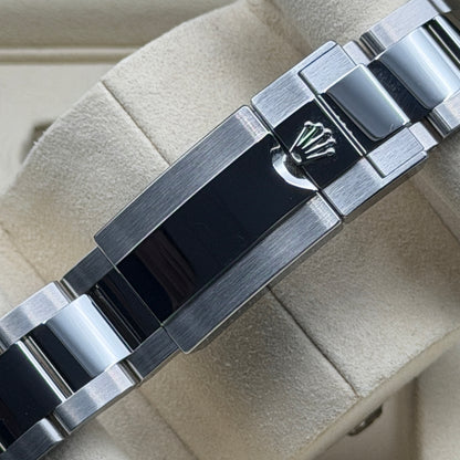 Rolex GMT-Master II / 126710BLNR / schwarz / Oyster / Full Set / 2025