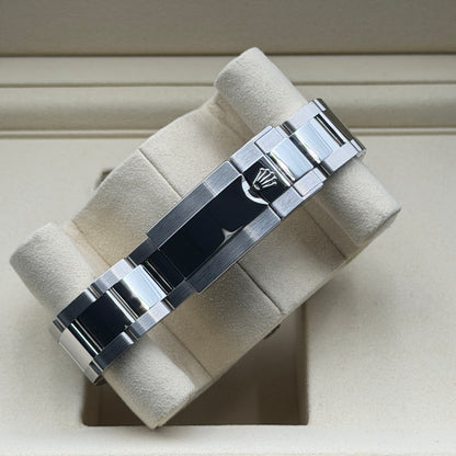 Rolex GMT-Master II / 126710BLNR / schwarz / Oyster / Full Set / 2025