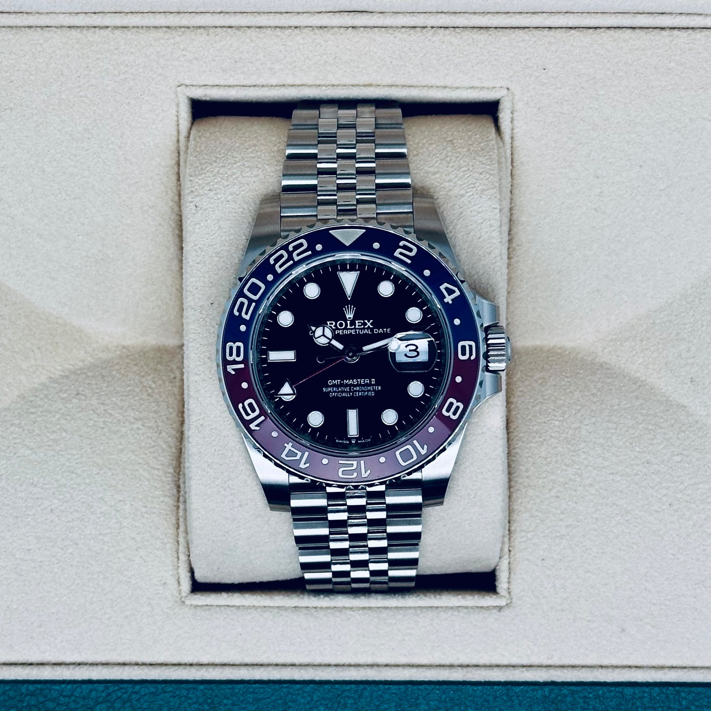 Rolex GMT Master II / 126710BLRO / schwarz / Jubilee / Full Set