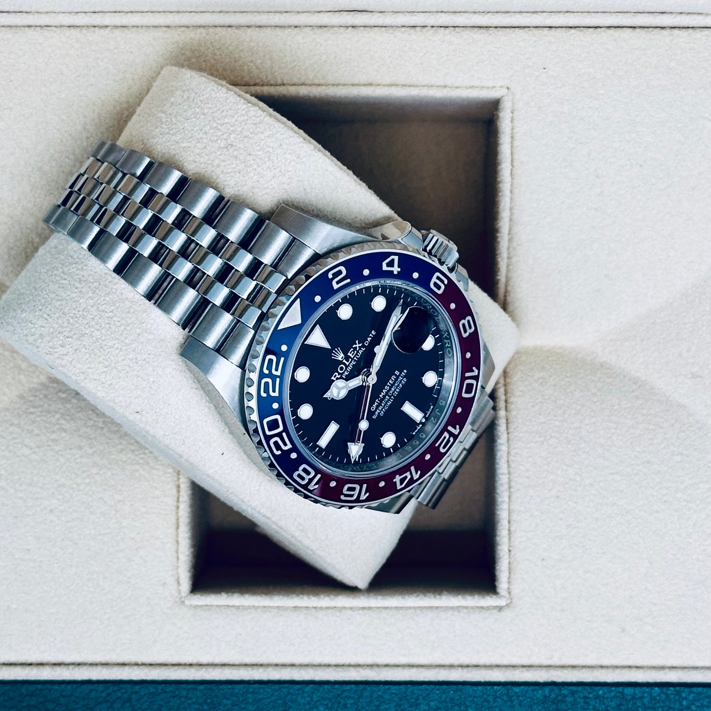 Rolex GMT Master II / 126710BLRO / schwarz / Jubilee / Full Set