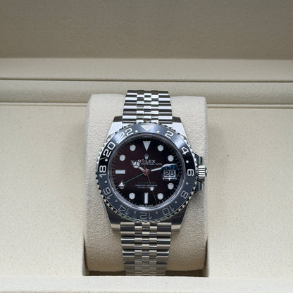Rolex GMT-Master II / 126710GRNR / schwarz / Jubilee / Full Set / 2026