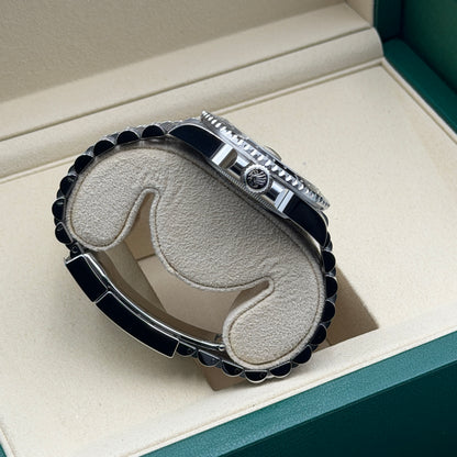 Rolex GMT-Master II / 126710GRNR / schwarz / Jubilee / Full Set / 2026