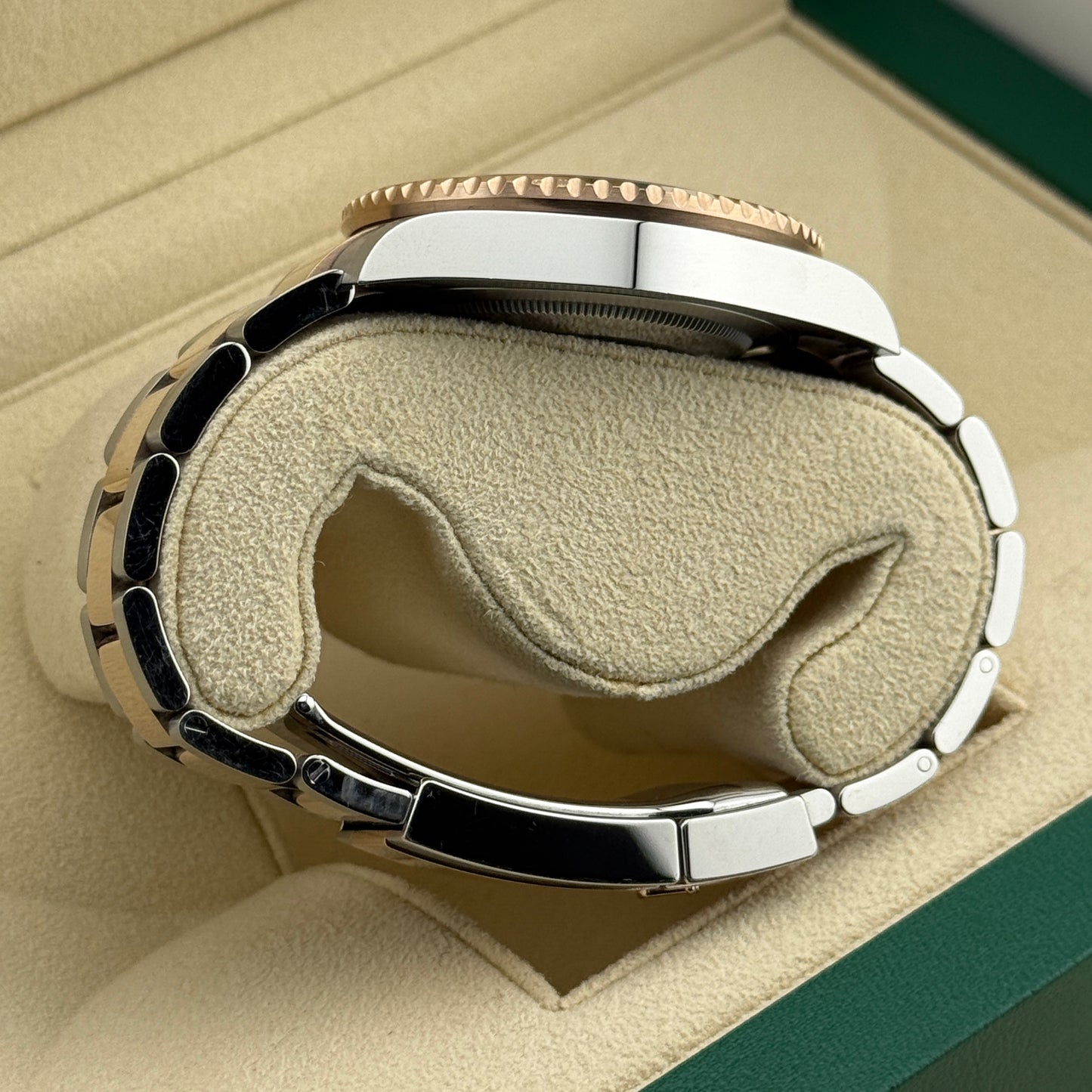 Rolex GMT Master II / 126711CHNR / schwarz / Oyster / Full Set / 2024